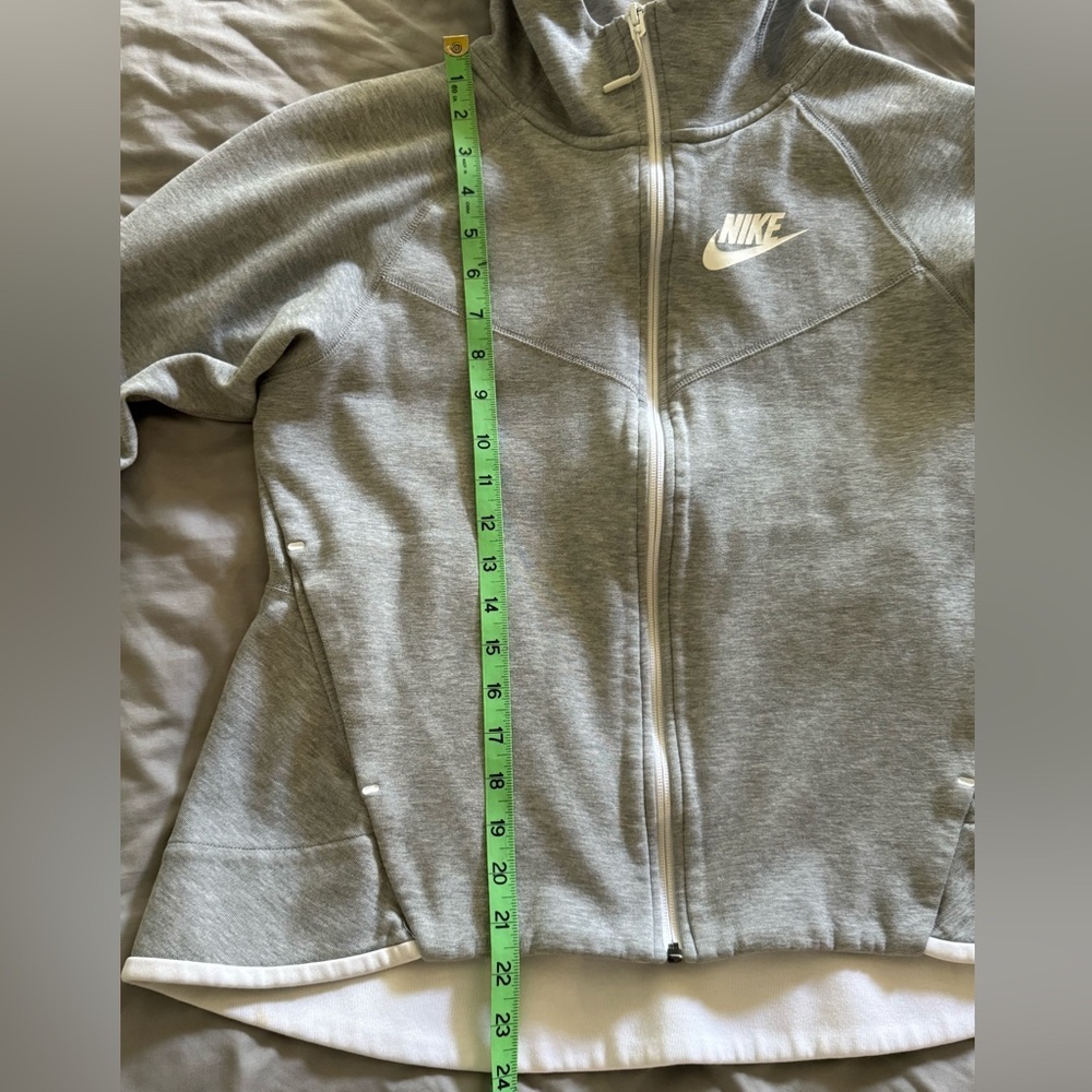 Nike Gray and White Zip-Up Jacket with Hood - Picture 4 of 5